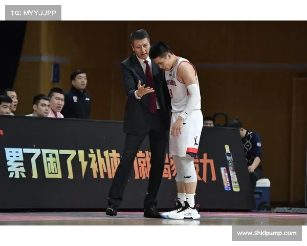 郭士强更衣室严厉总结:媒体人透露输给马刺后的深刻反思与警示 郭士强更衣室严厉总结:媒体人透露输给马刺后的深刻反思与警示